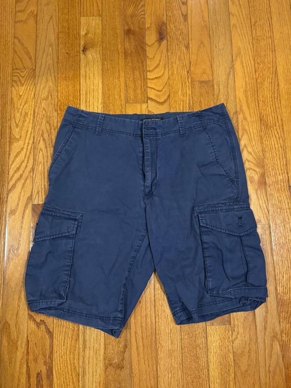 banana republic celestial blue 100% cotton cargo shorts